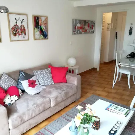 De 2 Chambres Avec Terrasse Amenagee Et Wifi A Raphael A 3 Km De La 아파트 Saint-Raphaël